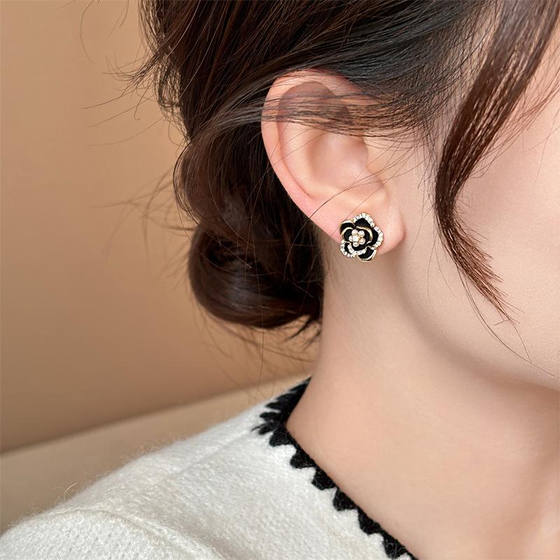 Dripping Zircon Pearl Flower Earrings for Women Trendy Stud Earrings Personality Commuter Inlaid Rhinestone Zircon Women