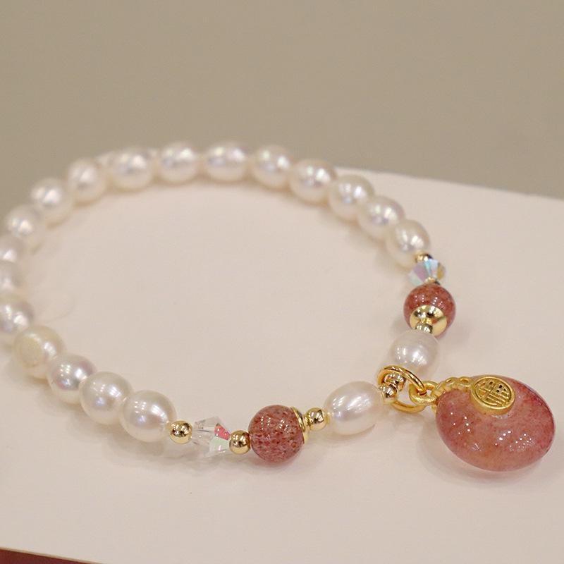 1pc Natural Freshwater Pearl Bracelet Fashion Style Design Strawberry Crystal Buckle Hand Chain For Women