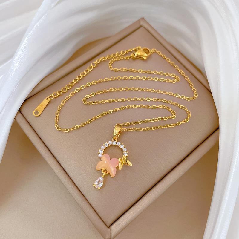 Fashion Exquisite Butterfly Pendant Necklace for Women