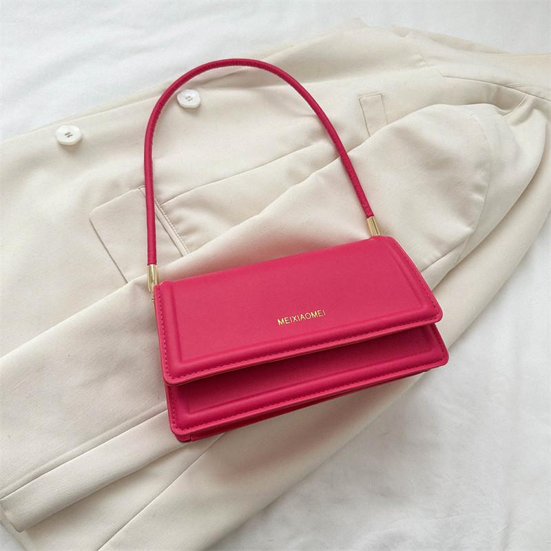 

Fashion Forward Small Square Bag With Stitching Details And Soft Leather Lining рожевий