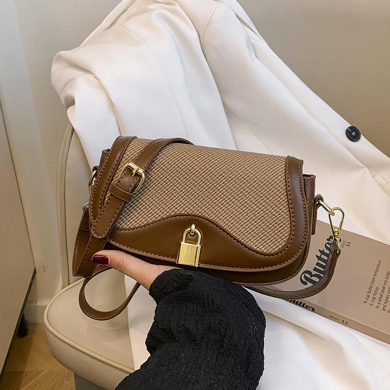 

French niche underarm bag 2025 new versatile contrasting color shoulder crossbody small square bag simple retro baguette women s bag коричневый