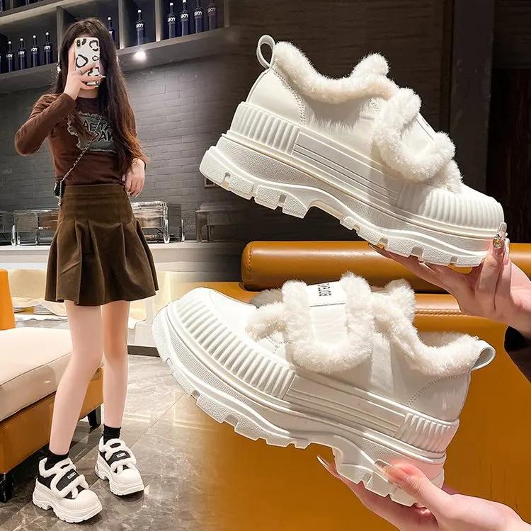 Fashion 2024 thick-soled Korean daddy shoes for women sports style new winter sports shoes show foot small light leisure shoes