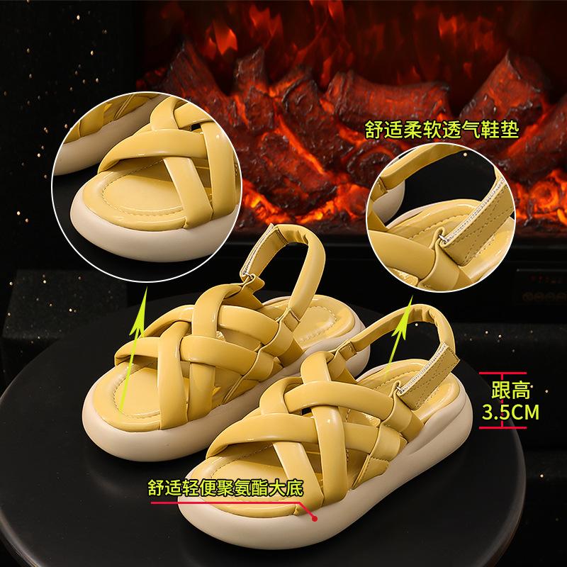 New sandals women's 2025 summer women's flat sandals outer wear sports sandals women's Velcro Xiaoxiangfeng women's shoes