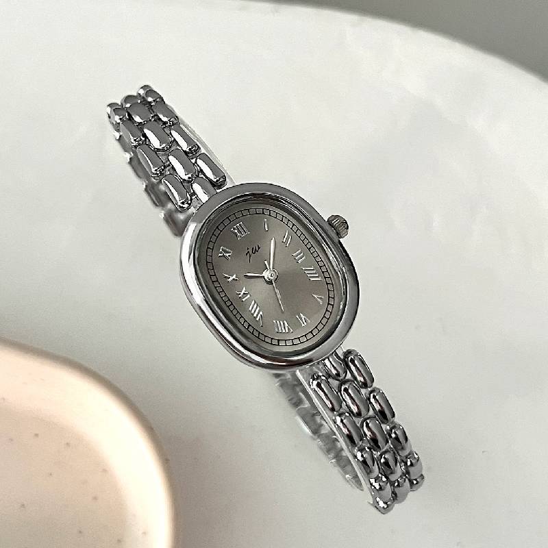 Minimalist Ladies Watch With Quartz Movement For Casual And Elegant Wear