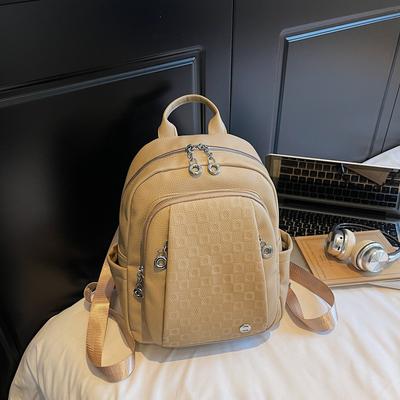 Questo è uno zaino alla moda, casual, semplice e di grande capacità per donne, nonché uno zaino da viaggio alla moda.