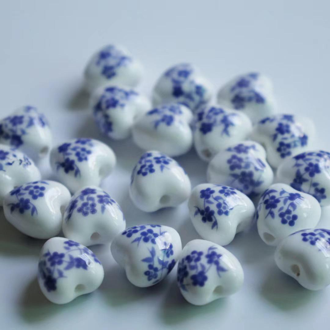 Цветные керамические бусины в форме сердца для DIY ювелирных аксессуаров 10 pieces