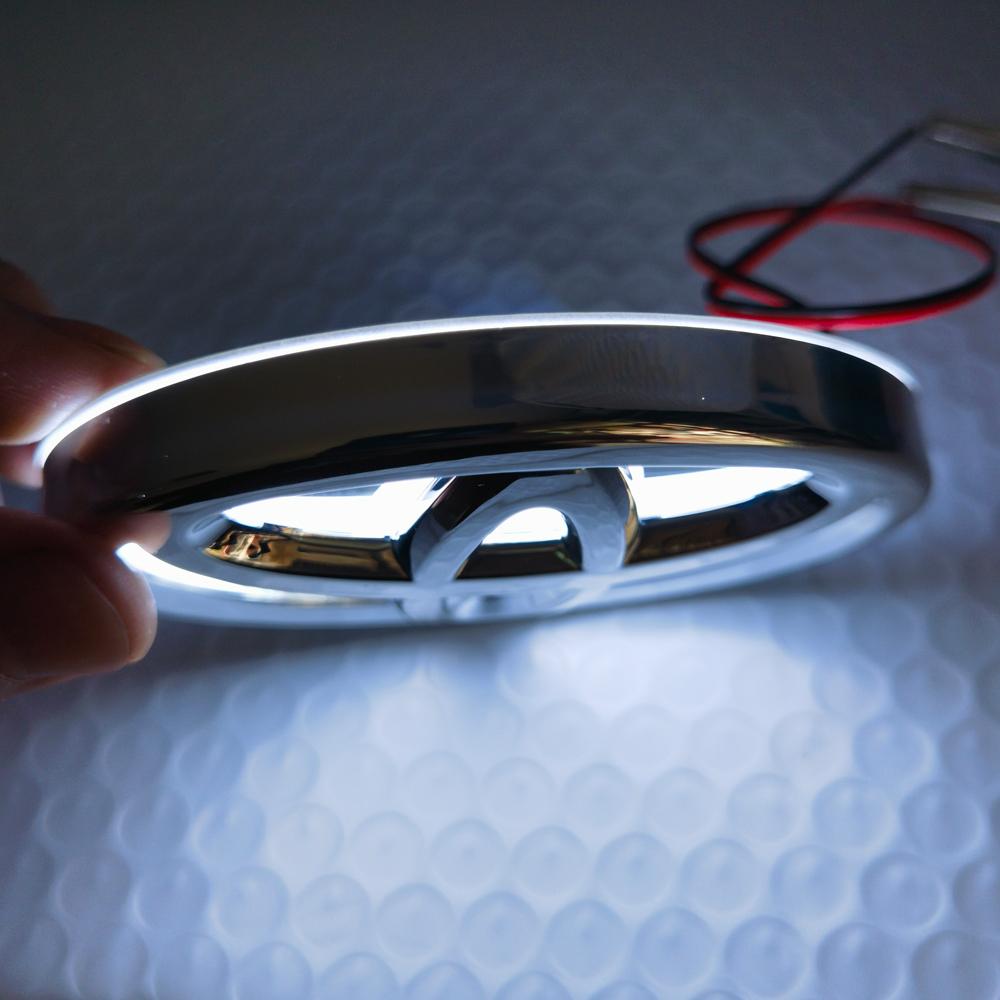 

Шильдик RAV4 5D со светодиодной подсветкой белого цвета для логотипа Toyota, задний шильдик 5D для Toyota PRADO VIOS COROLLA 5D, подсветка багажника Toyota 10 см*6,8 см 10cmX6.8cm