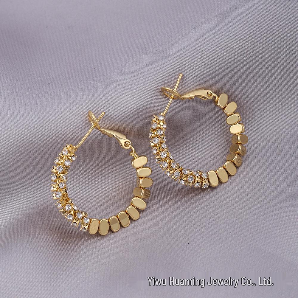 European American Style Luxury Stud Earrings: Elegant Cross-border Niche Hoops, Versatile Celebrity-inspired Accessories