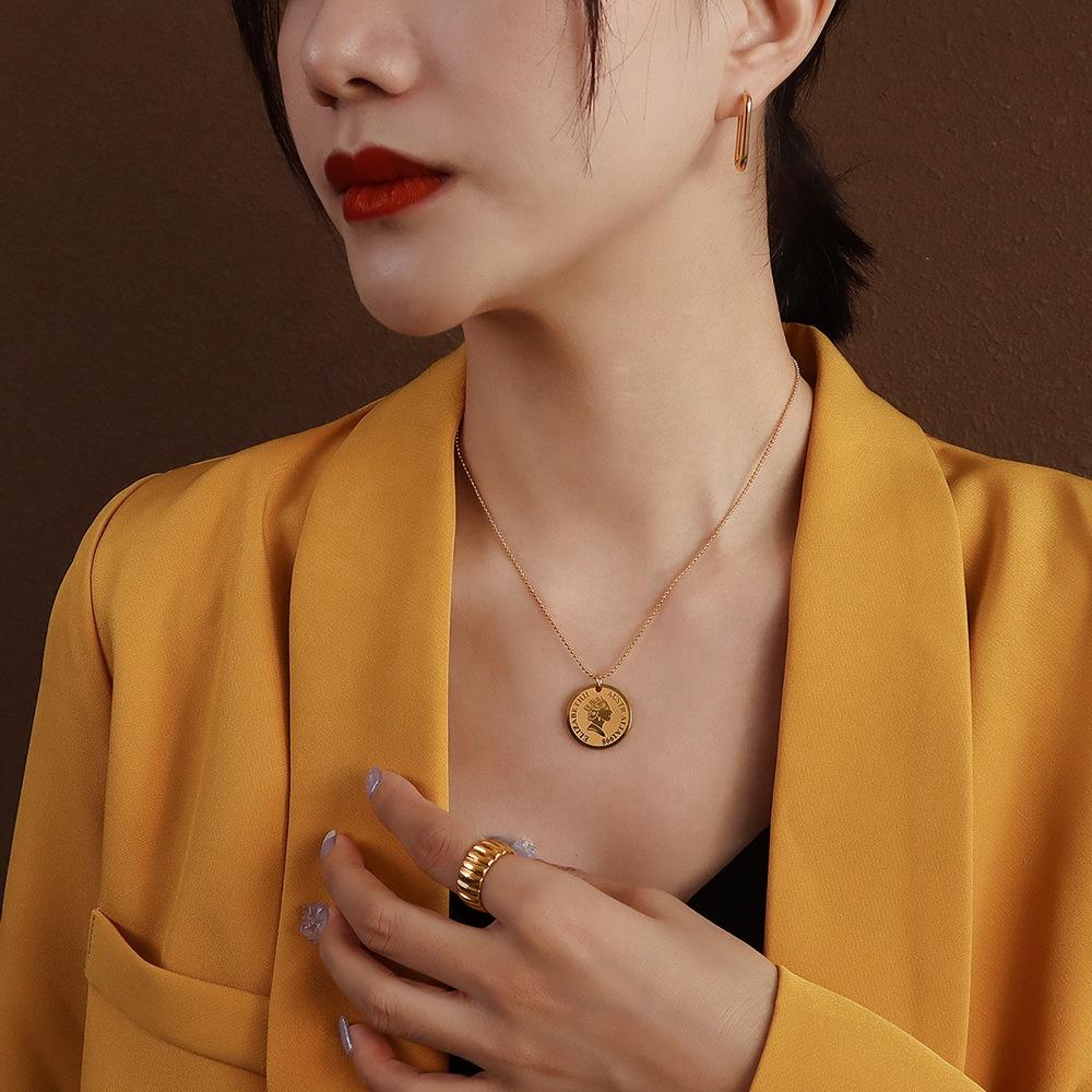 2026 Waterproof Fashion Stainless Steel Pvd Plated 18k Real Gold Coin Round Brand Pendant Necklace Jewelry