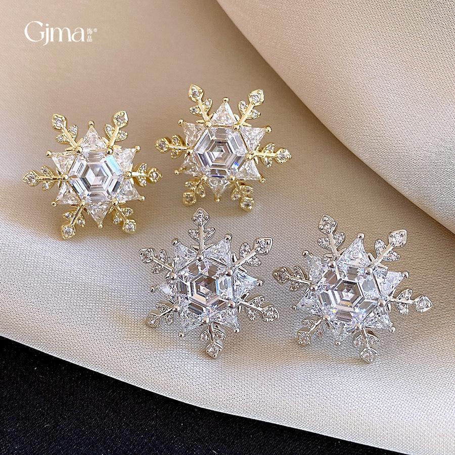 Zircon snowflake earrings stud earrings temperament exquisite earrings design sense niche