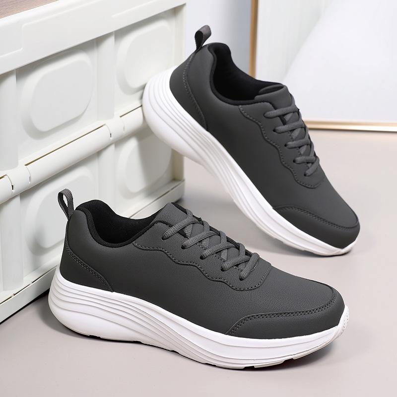 Beliebte Außenhandel 48 Übergröße Herrenschuhe Frühling und Herbst weiche Sohle Sport Freizeit Leder Laufschuhe leicht 47 Freizeitschuhe