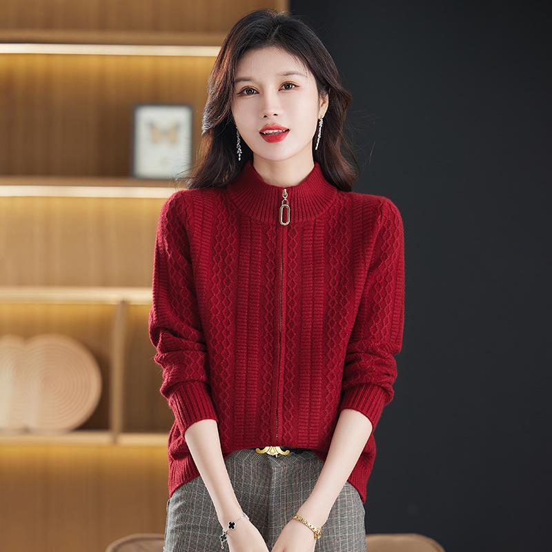 2025 Herbststil Damen Stehkragen Reißverschluss Strickjacke Pullover für Mütter mittleren Alters