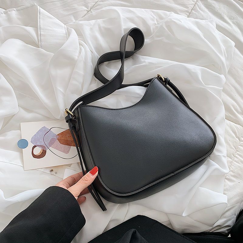 Premium sense bucket bag women's niche underarm bag 2025 new trendy fashion retro shoulder bag versatile messenger bag