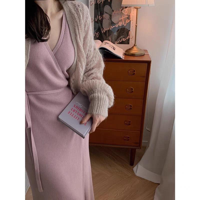 

Autumn and winter new retro v-neck sweater skirt knitted primer dress women s autumn and winter with coat inner skirt S розовый