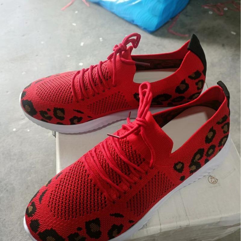 New women's flat-bottomed casual sports shoes New round head large size lace-up fashion mesh shoes