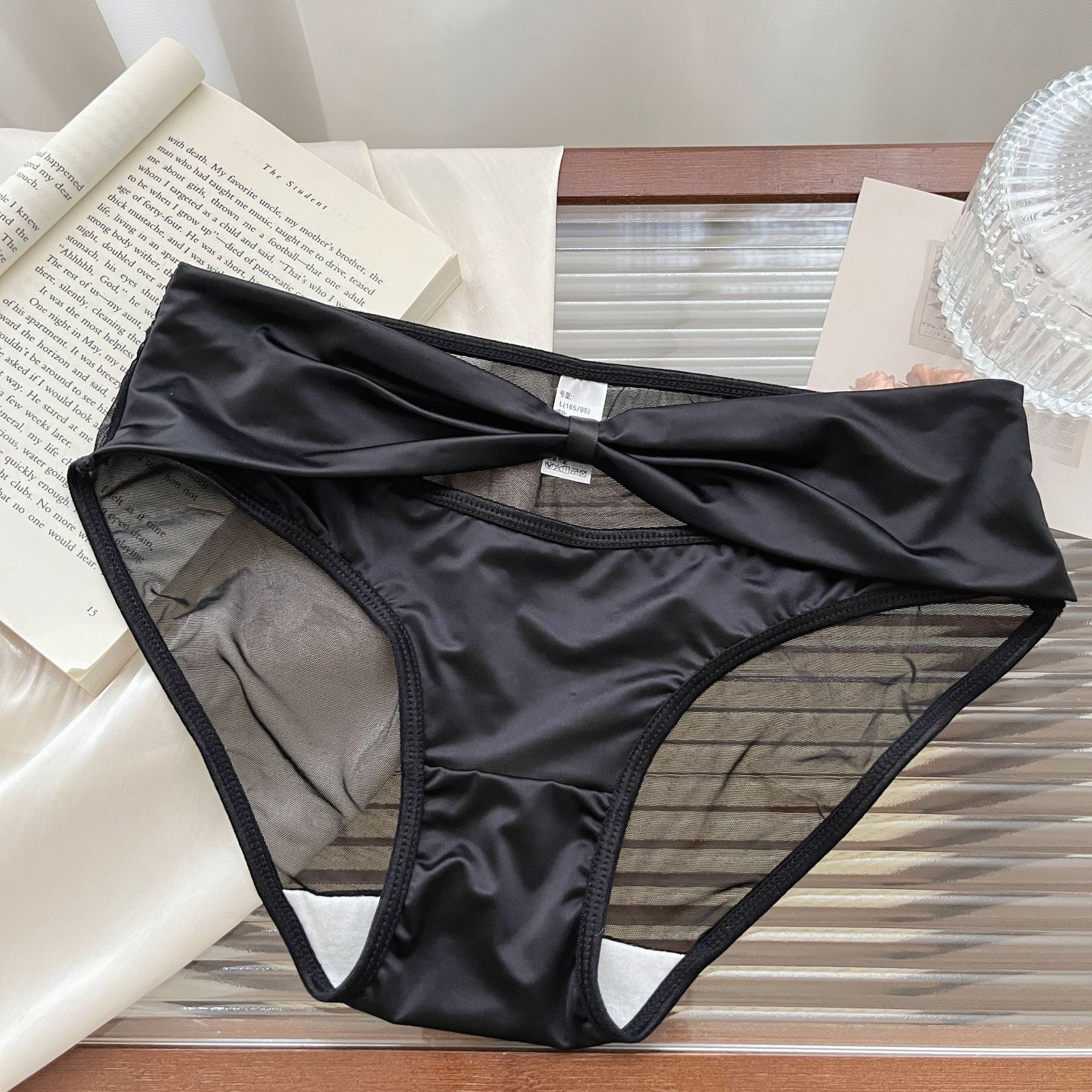 

Ladies Summer Sweet Sexy Lace Satin Bow Mesh Medium Waist Ice Silk Briefs L чорний