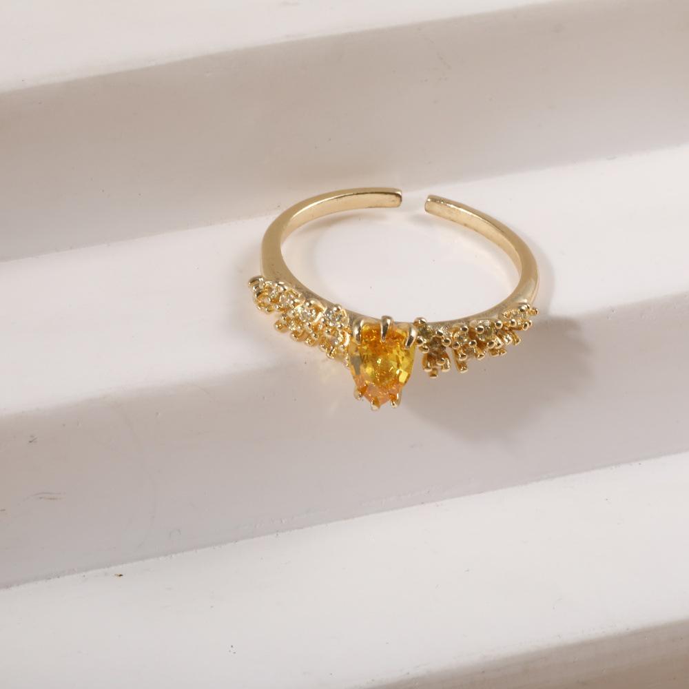 Позолоченное Медное Ретро Японско-Корейское Женское Кольцо с Цветными Цирконами