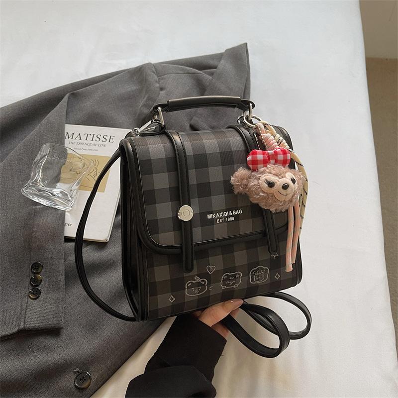 Schoolbag fashionable foreign style simple personality 1011 spring new bag fashion leisure trend backpacker niche backpack