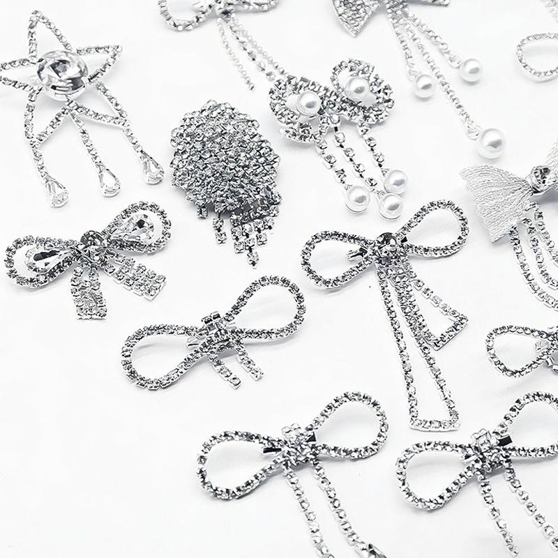 Crystal Bowknot Brooch Charming Women Lapel Pin Gorgeous Rhinestone Sweater Suit Accessory for Special Gatherings