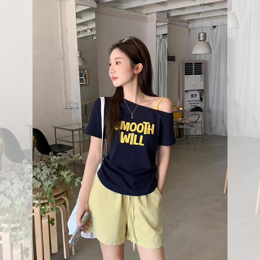 Super beautiful letter-printed slanted shoulder off-the-shoulder strap short-sleeved T-shirt summer women's fake two-piece pleated thin top