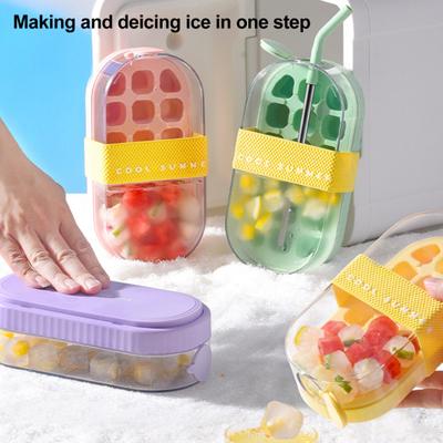 Bottiglia d'acqua con vassoio per il ghiaccio con cannuccia rilascio con un clic 2 in 1 stampo per cubetti di ghiaccio e bollitore bottiglia d'acqua portatile vassoio per cubetti di ghiaccio verticale per congelatore