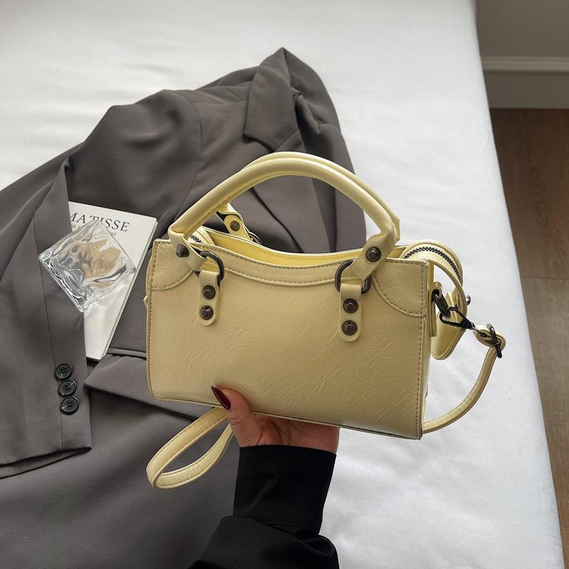 Bolsa pequena feminina nova verão portátil de ombro mensageiro leve luxo nicho high-end bolsa travesseiro