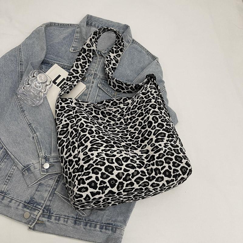 Large Capacity Leopard Print Commuter Shoulder Bag Women's Underarm Bag Tote Bag