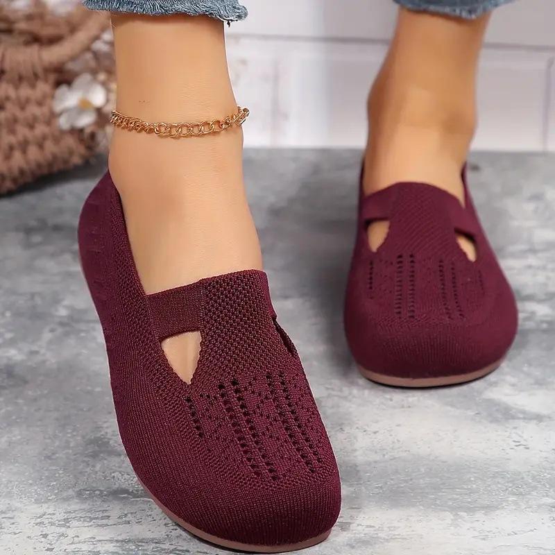 

Old Beijing cloth shoes, foreign trade women s new models, breathable and not tired feet, work shoes, light mouth, lazy and non-slip mother shoes 36