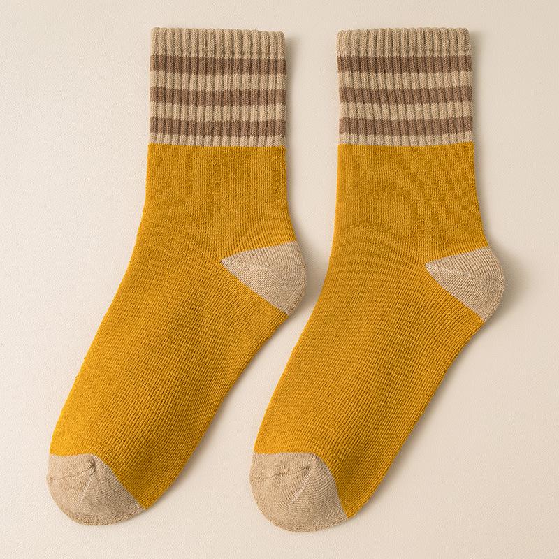 Three-Bar Striped Women's Mid-Tube Socks for Autumn/Winter - Warm, Thick Terry Trend 