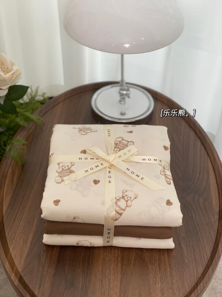 Ensemble de quatre pièces en pur coton à double fil de qualité maternelle et infantile de catégorie A, ensemble de quatre pièces en coton de style crème, drap de lit et housse de couette