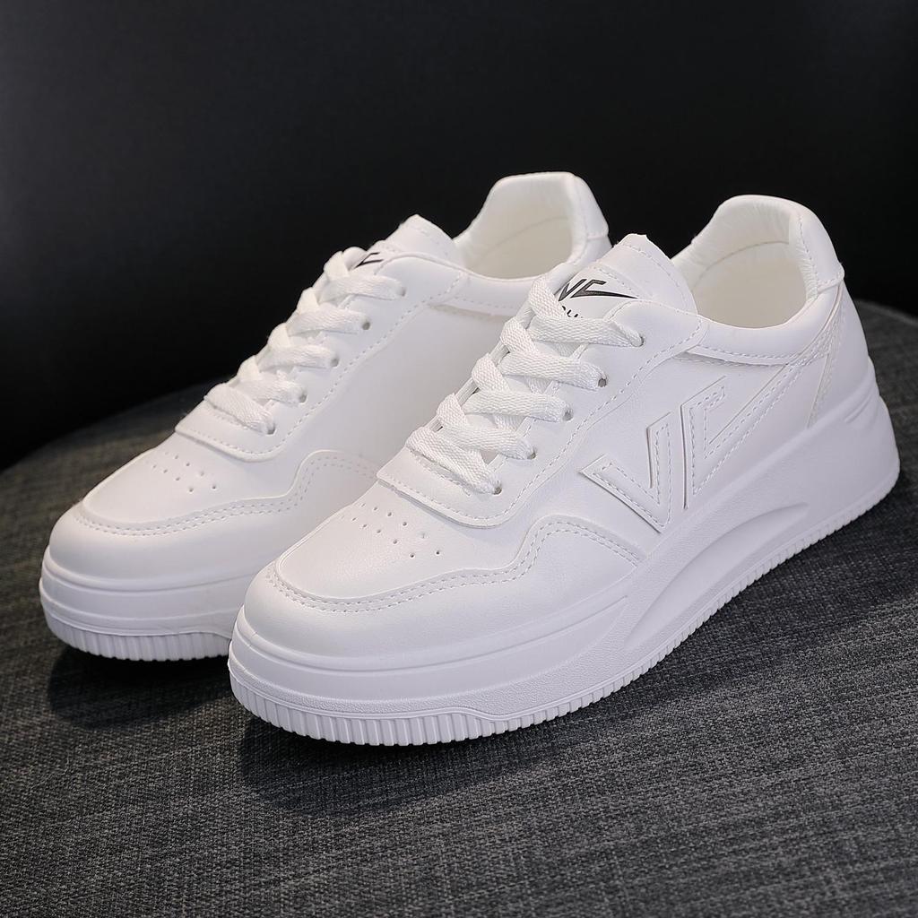 2024 Spring Korean Style Women's Thick Sole Platform White Shoes - Trendy, Breathable, Height-Increasing Casual Shoes for Students