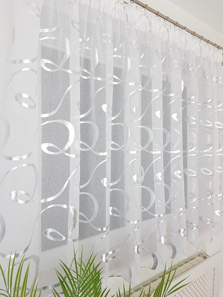 Ready-made curtain made of cheesecloth, sewn on a gathering tape 400x150cm