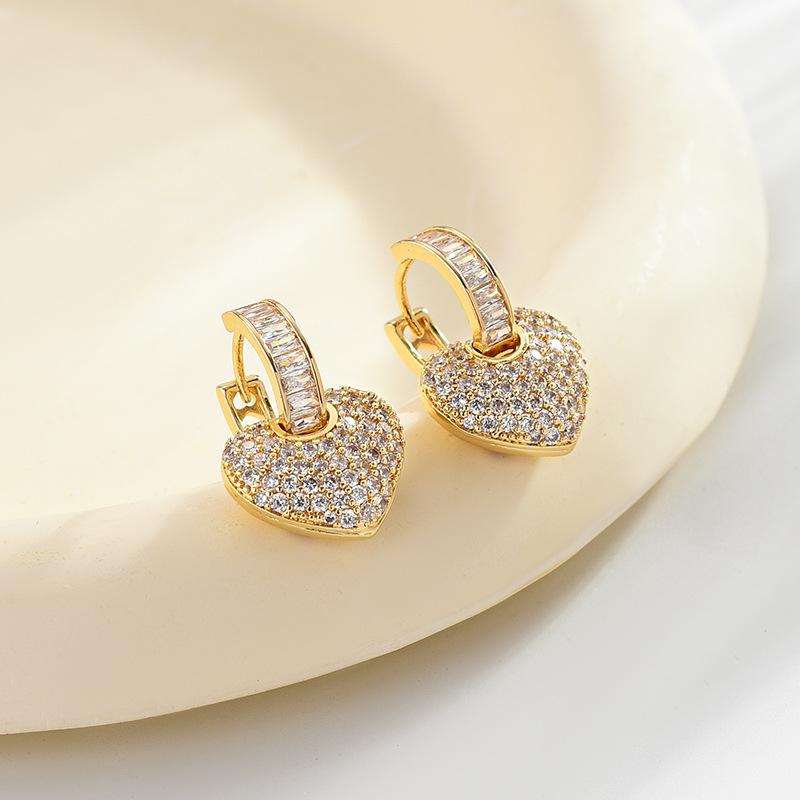 Orecchini a Clip a Forma di Cuore con Zirconi Moda Orecchini a Bottone Eleganti di Lusso Per Donna Accessorio Versatile