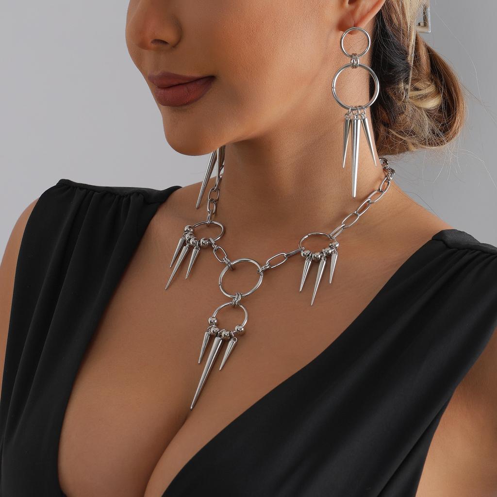 Punk style spike necklace ins design sense symmetrical metal ring collarbone chain