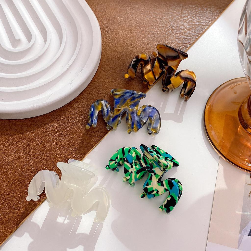 No Fashionable Slip Hair Clips For Women Featuring Colorful Acetate Designs For Every Occasion