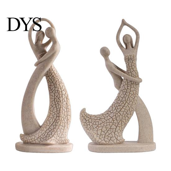 Home Decoration Ornament Abstract Couple Sculpture Ornament, Resin Sandstone Style Statue, Romantic Embracing Statue for Valentine Figure Living Room