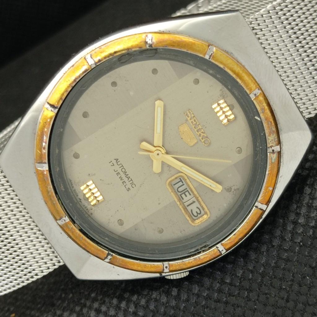 

Б/У винтажные мужские часы SEIKO 5 AUTO 7009A из Японии с оригинальным циферблатом 595a-a312398-9 SKU595a-a312398
