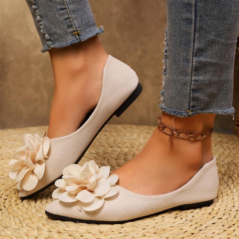 Women's Pointed Toe Flats with 3D Flower Decor Soft Sole Slip-on Casual Shoes