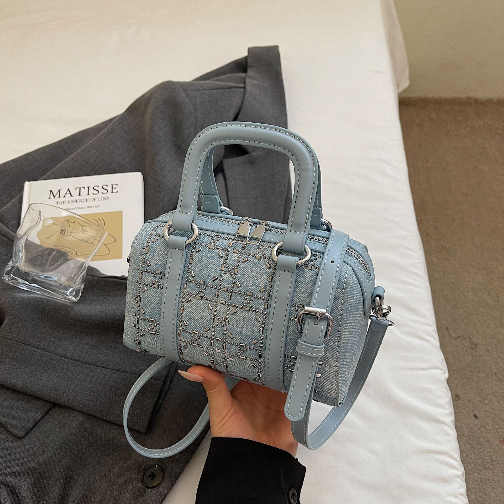 

New bag women s niche denim one shoulder oblique span bag foreign gas hot diamond rhombus pattern handbag women s bag синий