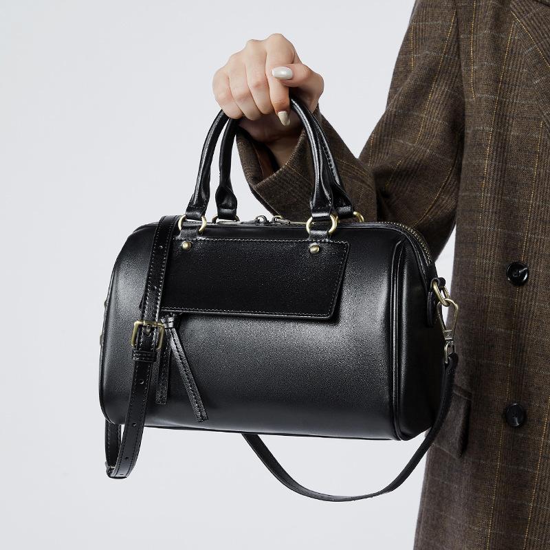 New Winter Genuine Leather Poston Pillow Bag Fashionable Casual Handbag Cowhide One Shoulder Crossbody Bag