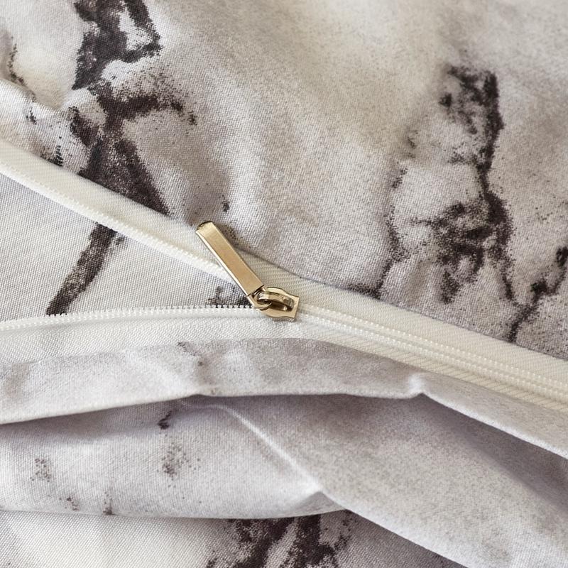 Printed Three-Piece Bedding Set: Quilt Cover and Bed Sheet