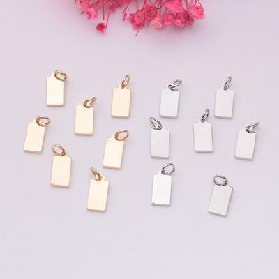 10 Stück Farberhaltende 14K Goldumwickelte Kleine Quadratische Markenanhänger Schmuck DIY Zubehör Halskette Armband Lasergravur Buchstabenmuster Beschriftung