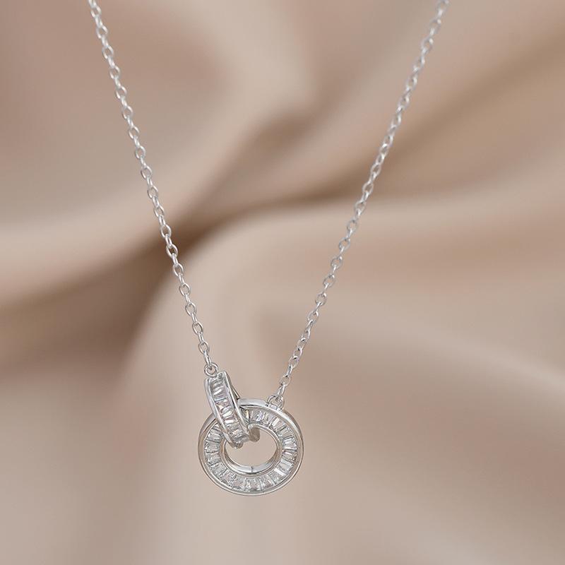 Colliers pour femmes mode coréenne sexy chaîne de clavicule féminine bijoux conception de niche sens du collier à double anneau entrelacé