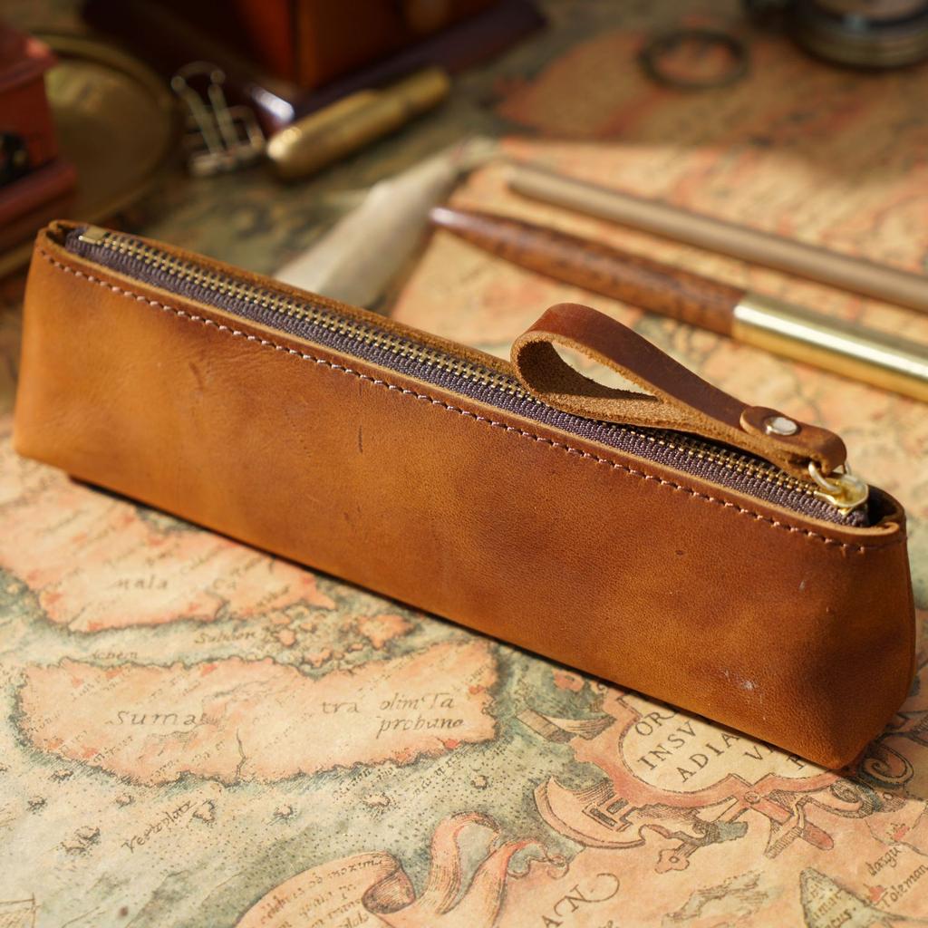 2026 Vintage Crazy Horse Leather Zipper Pencil Bag Handmade Cowhide Pen Cover Creative Fashion Stationery Pen Storage Bag