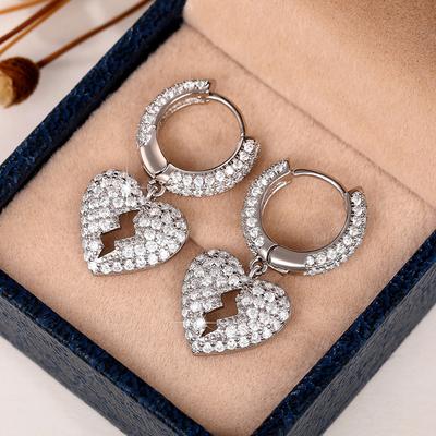 Huitan Herren/Damen Herz Ohrringe Zinklegierung Farbe Vollständig mit CZ-Steinen gepflastert Schlicht Vielseitig Ohrschmuck Paar Liebesohrringe Zirkon