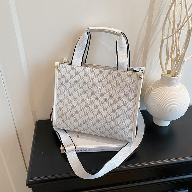 

New tote bag women s bag versatile commuter women s bag high-end feeling single shoulder oblique span zipper texture simple handbag tide белый