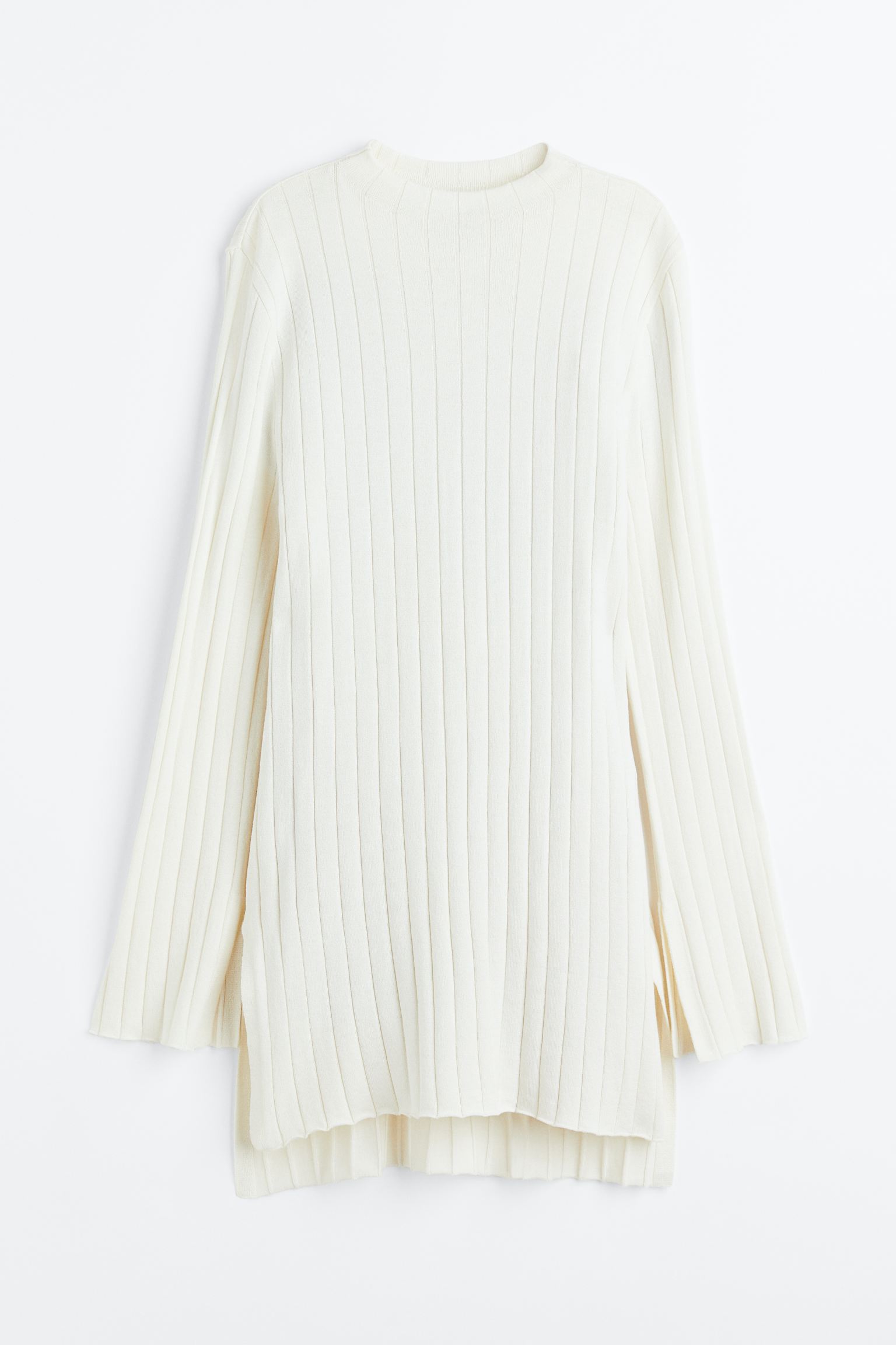 

Джемпер с высоким воротником рельефной вязки