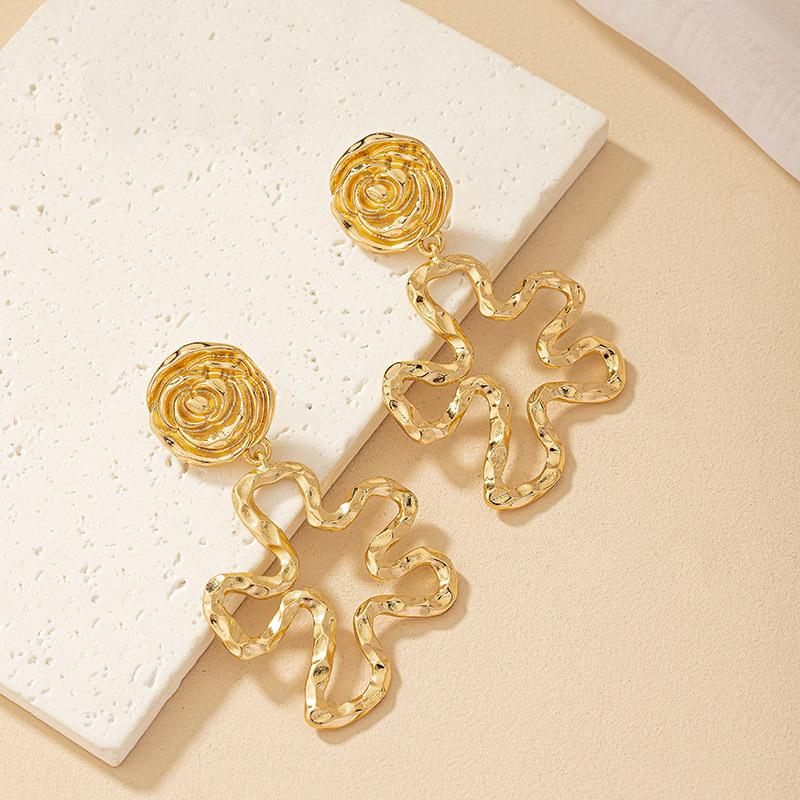 

Exaggerated Retro Flower Earrings - Women s Unique Street Style