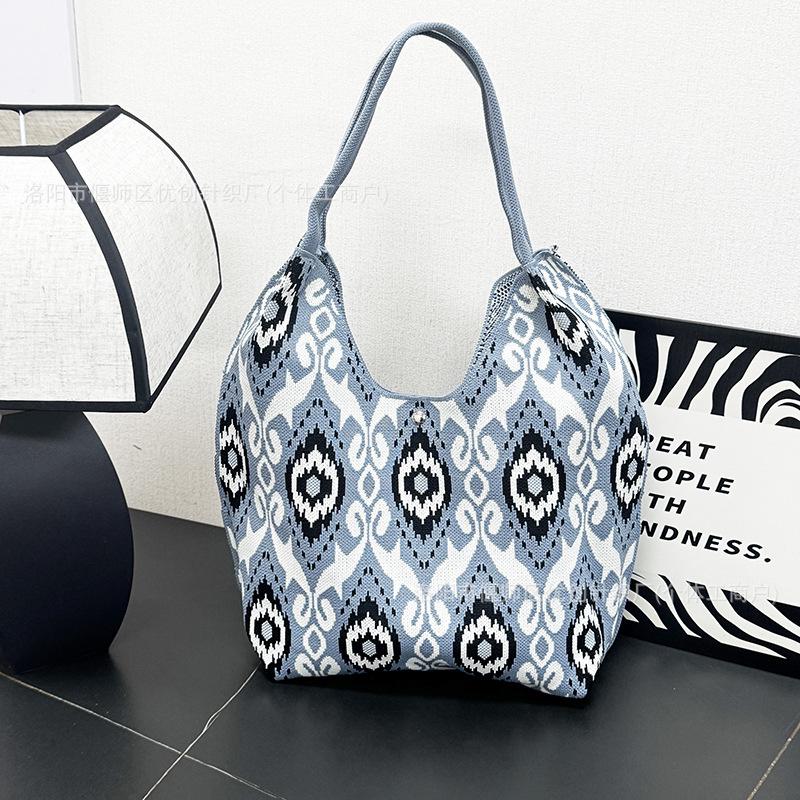Xinjiang Women's Ethnic Style Knitted Handbag - Simple, Large Capacity Shoulder Bag for Commuters