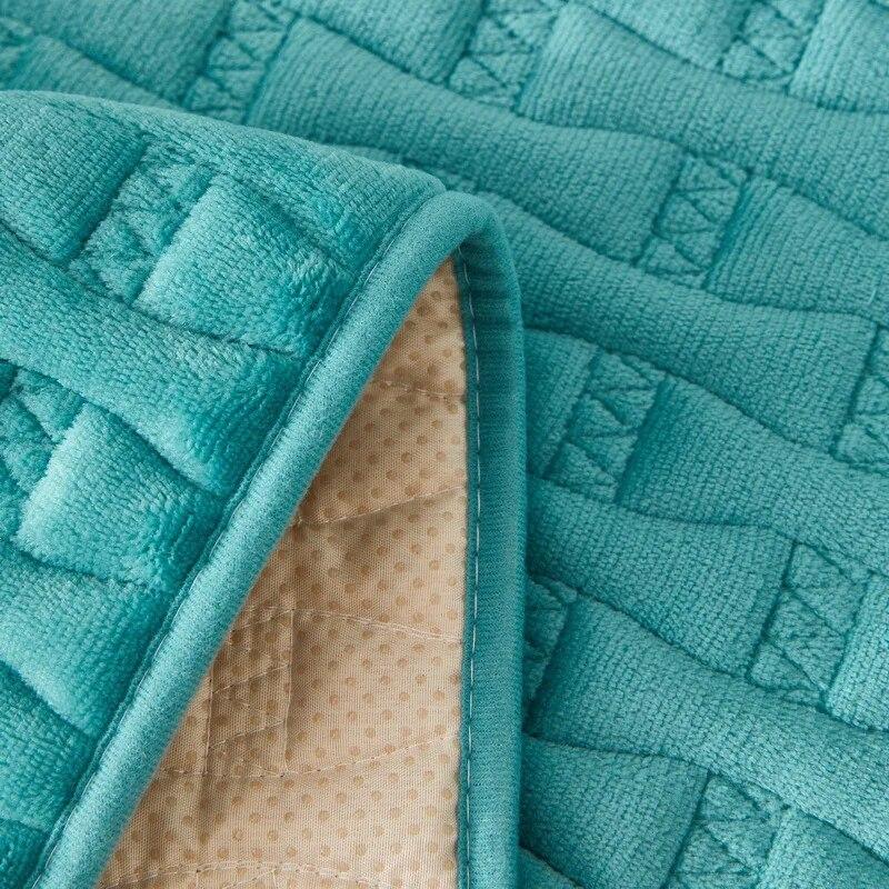 Four Seasons Universal High-grade Cushion Simple Solid Color 2023 New Sofa Cover Cover Towel Plush Sofa Cushion Non-slip